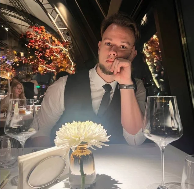 Денис - Senior Product Analyst